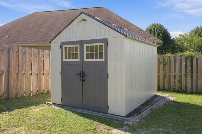 Building Photo - 257 Silver Creek Loop