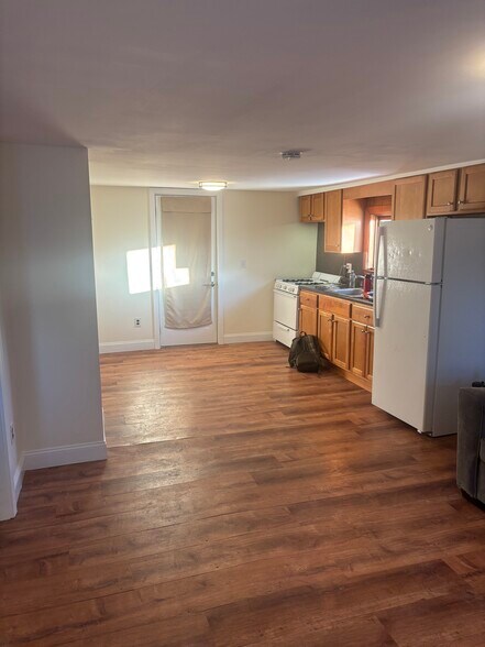 Building Photo - 43 Clinton St