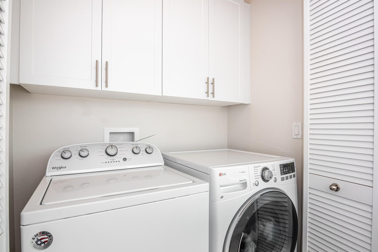 Building Photo - 955 Humbert Ave