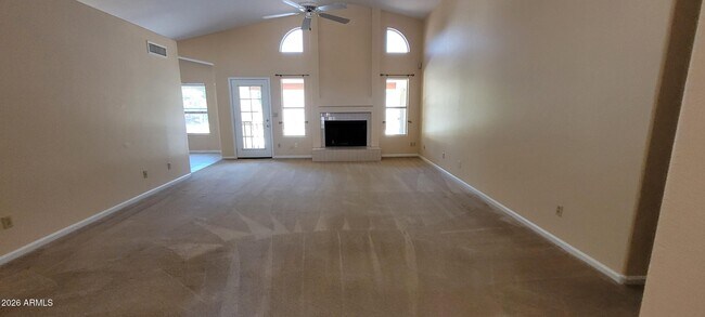 Building Photo - 2838 E Calavar Rd