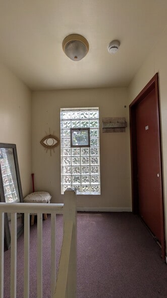 Building Photo - 2654 W Rascher Ave