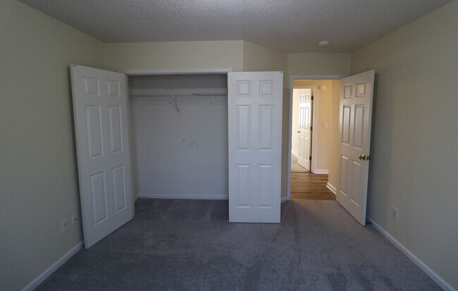 Building Photo - 4185 Kennison Village Dr