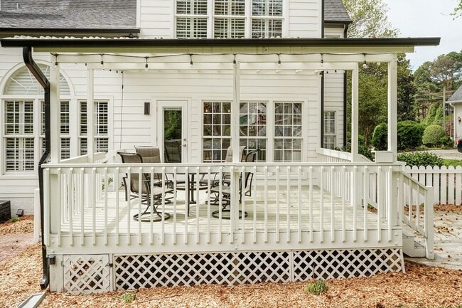 Building Photo - Meticulous Four Bedroom Dream Home!