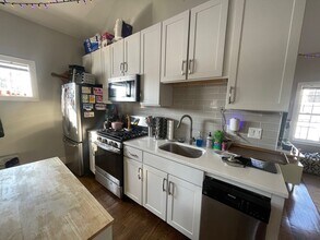 Building Photo - 781 Parker St