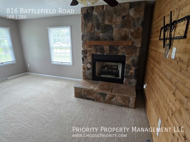 Building Photo - 3BR 2BA Single Family Home, Ft Defiance