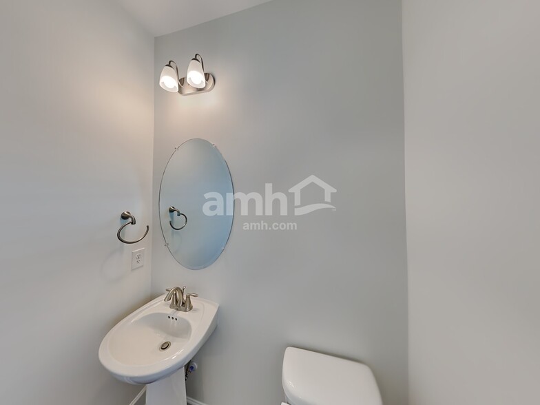 Building Photo - 5408 Lake Water Ct
