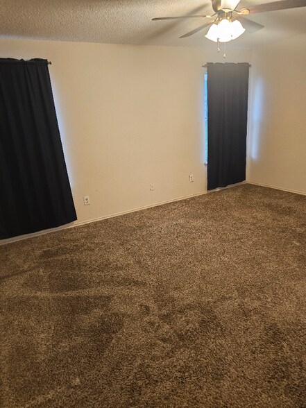 Building Photo - 7575 Hedgeoak Ct