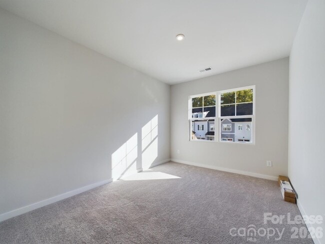 Building Photo - 9525 Munsing Dr