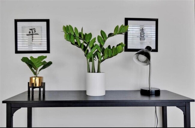 Building Photo - 2411 Huntingdon Chase