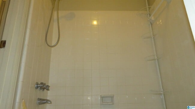 Building Photo - 3937 Montclair Rd