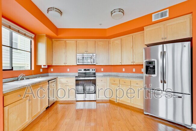 Building Photo - 800 N 8th St