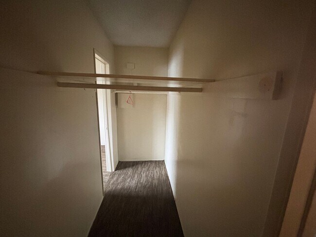 Building Photo - 229 E 89th St