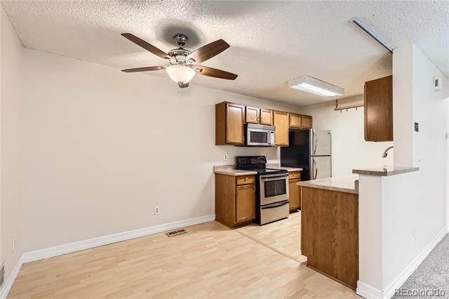 Building Photo - 10212 W 80th Dr