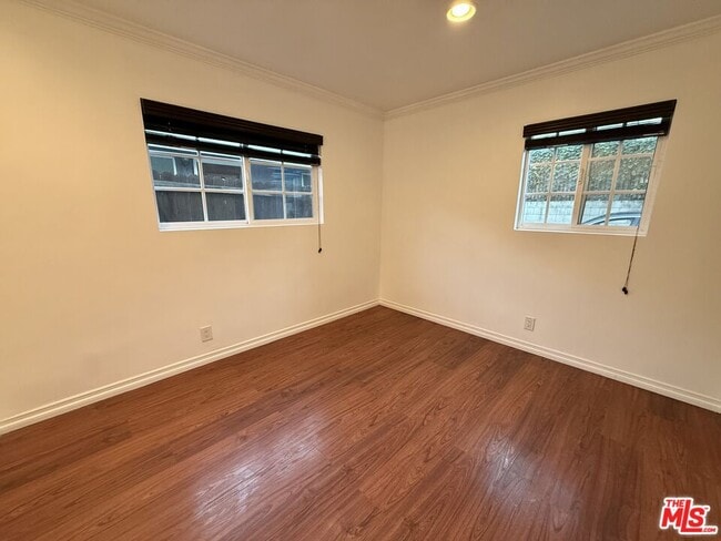 Building Photo - 1200 Laveta Terrace