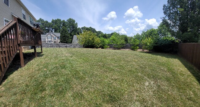 Building Photo - 2 Dansford Ln