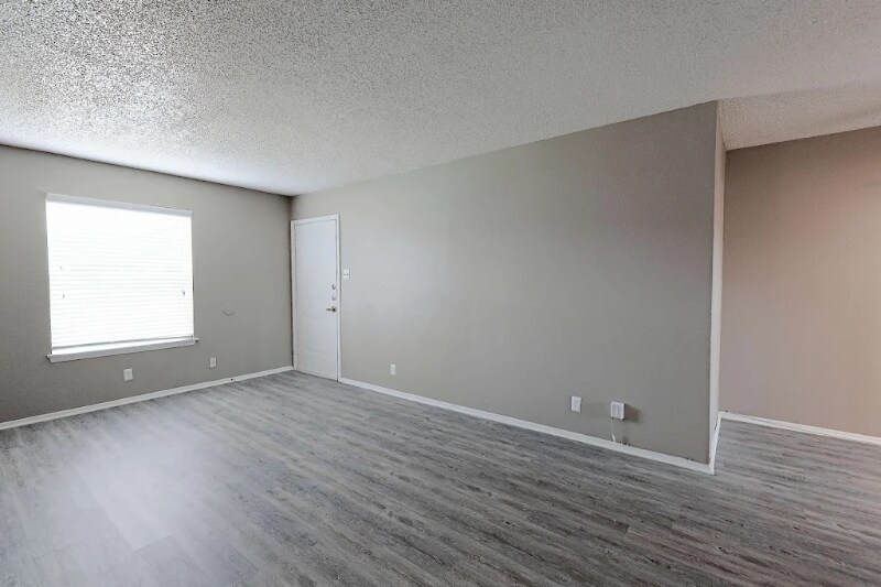 Building Photo - 531 Bedford Rd