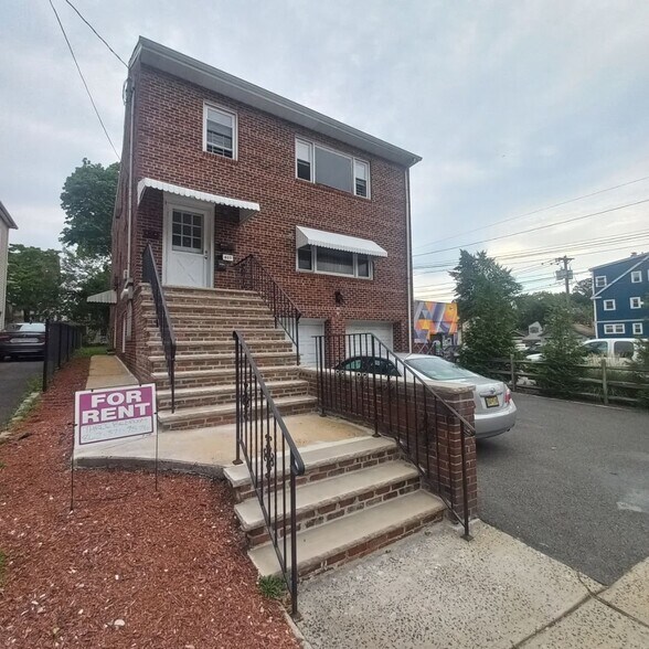 Building Photo - 400 Boyden Ave