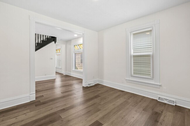 Building Photo - 337 Sherman Ave