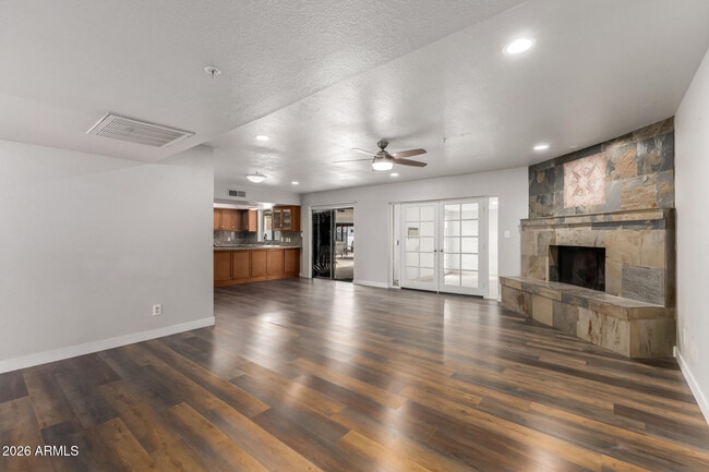 Building Photo - 15014 N 20th St