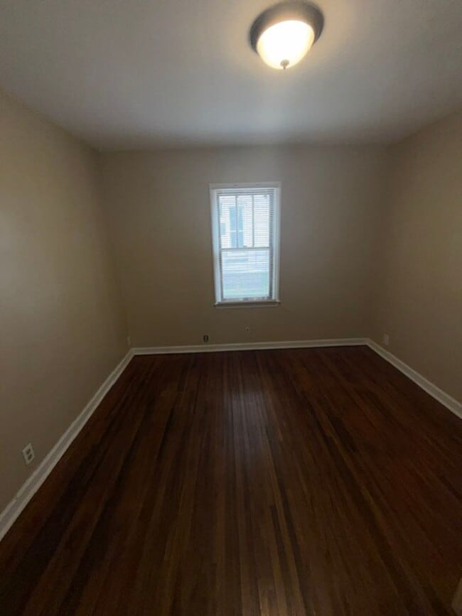 Building Photo - 730 Bayard Park Dr