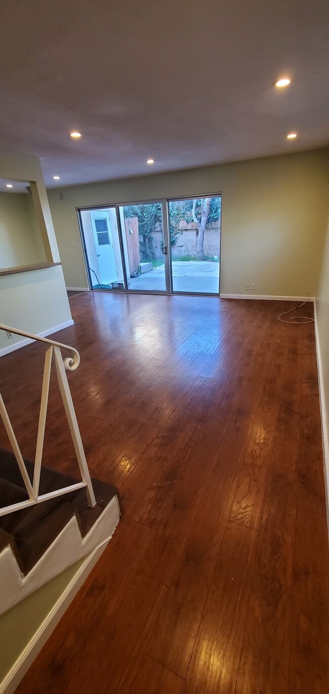 Building Photo - 11913 Culver Blvd