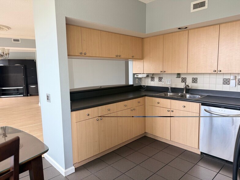 Kitchen - 322 E Central