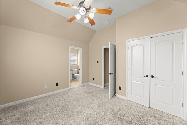 Building Photo - 25314 Greenwell Springs Ln