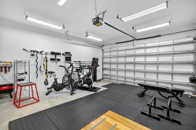 Building Photo - 1402 SW 4th Ave