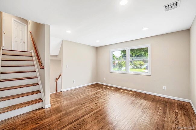 Building Photo - 610 Americus Ave