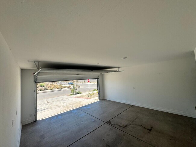 Building Photo - 17388 W Country Club Terrace