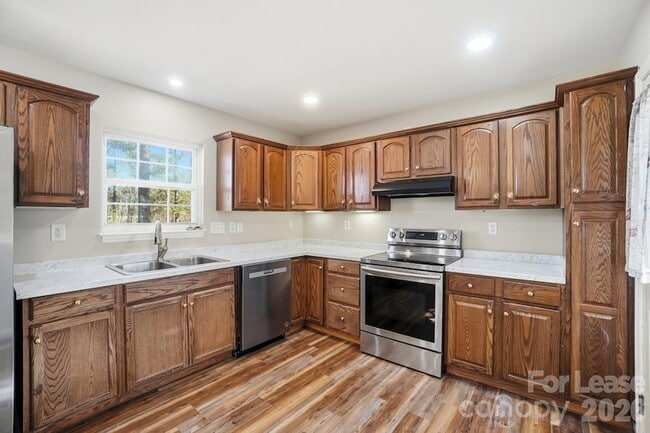 Building Photo - 3514 Deertrack Ln