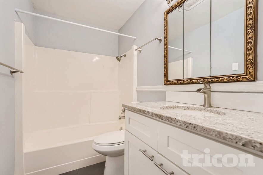 Building Photo - 711 Le-Lou-Wa Pl NE