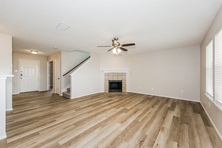 Building Photo - 2628 Loch Wood Dr