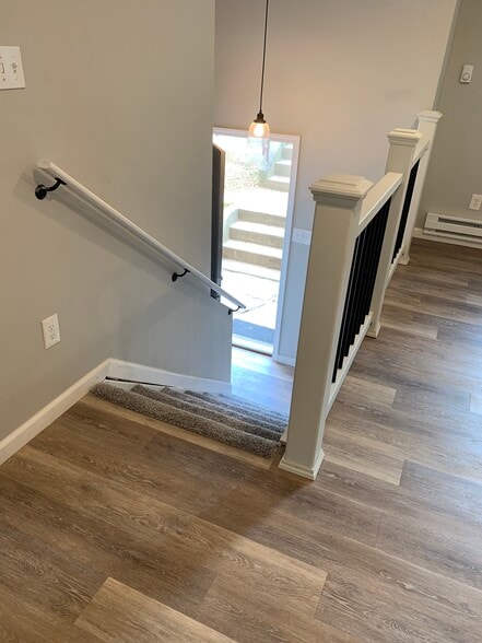 entryway - 1406 8th Ave