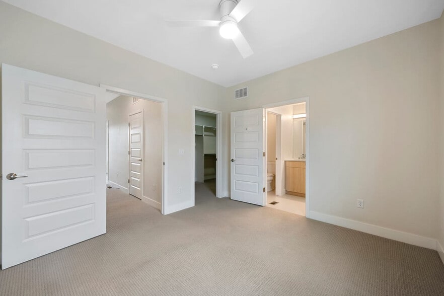 Building Photo - 3048 Wilson Ct