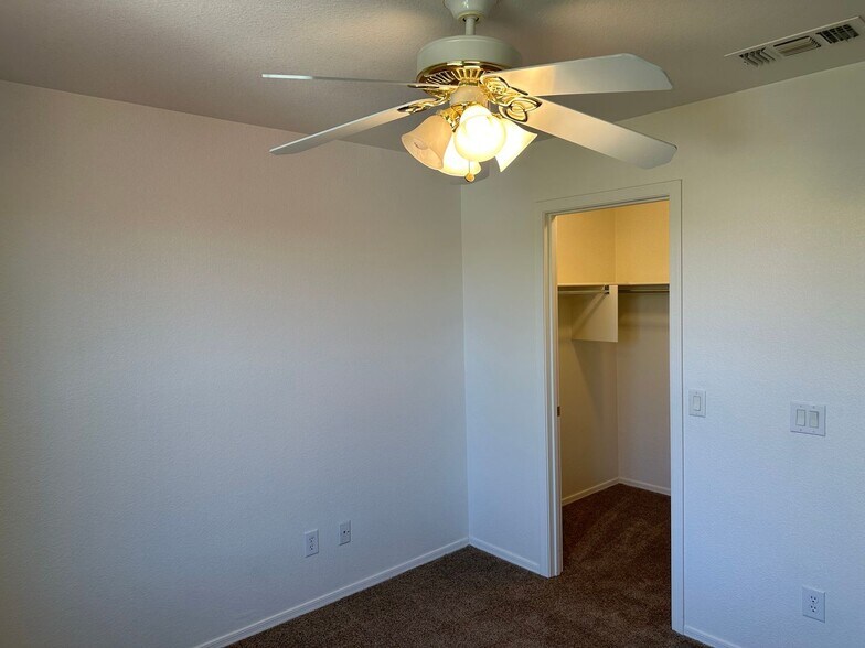 Building Photo - 3612 E Mecate Rd