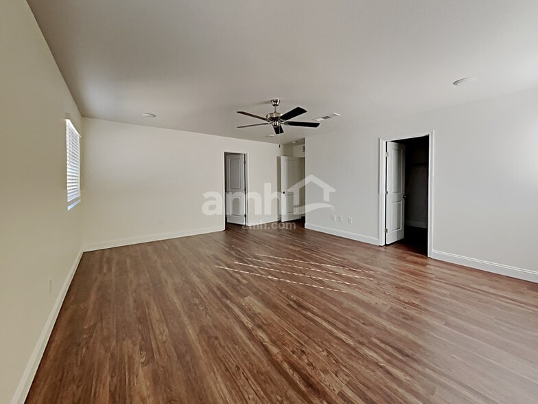 Building Photo - 6035 Schmidt St