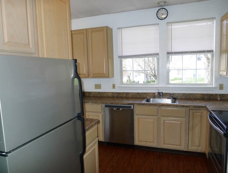 Building Photo - 23 Pheasant Brook Ct