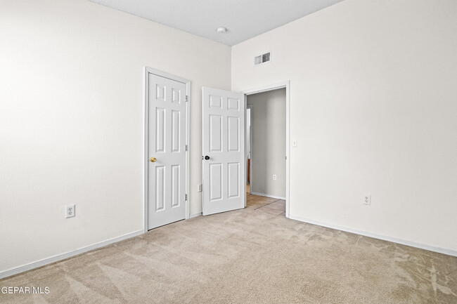 Building Photo - 871 Luisa Guerra Dr