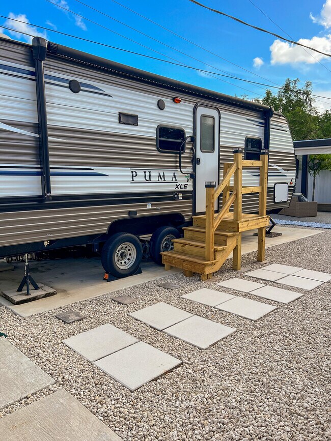 Building Photo - 7570 Buchanan St