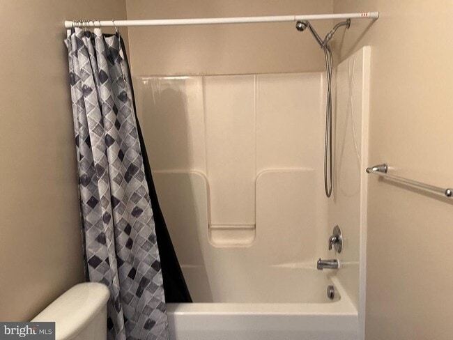 Building Photo - 199 Rumbling Rock Rd