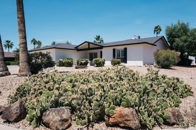 Building Photo - 4944 E Andora Dr