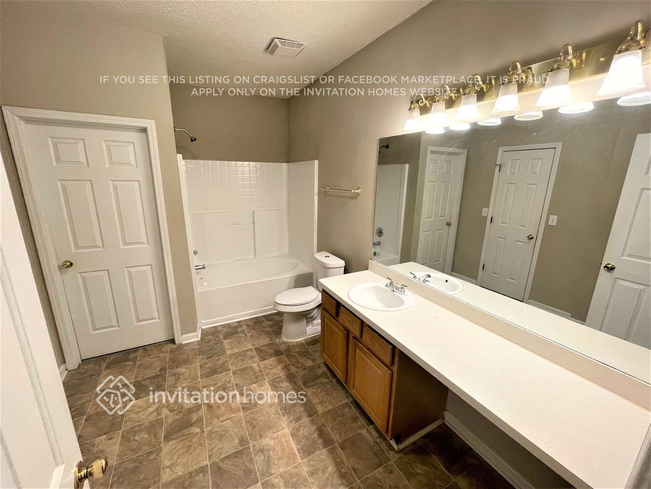 Building Photo - 102 Brookview Ct