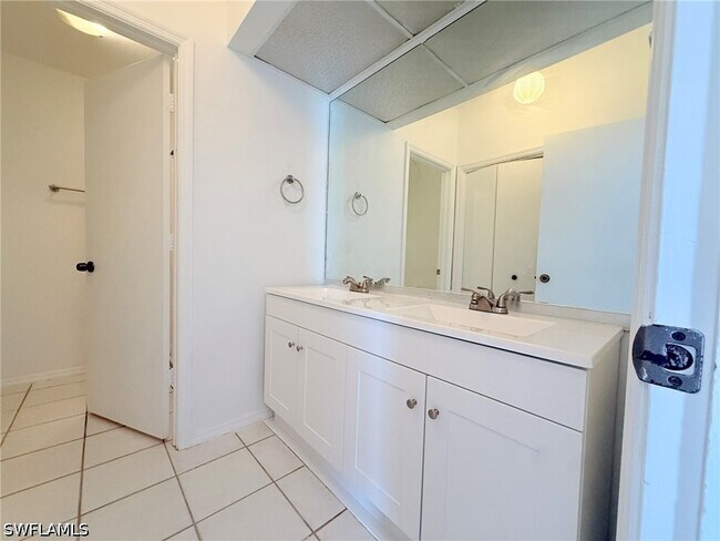 Building Photo - 27501 Playa Del Rey Ln