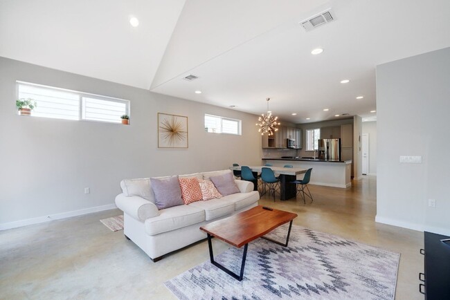 Building Photo - 3108 Aldwyche Dr