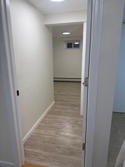 Building Photo - 21 Garden St