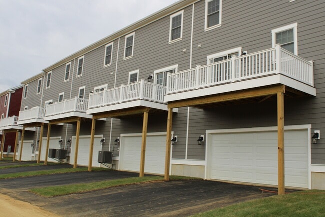 Building Photo - 972 Lorewood Grove Rd