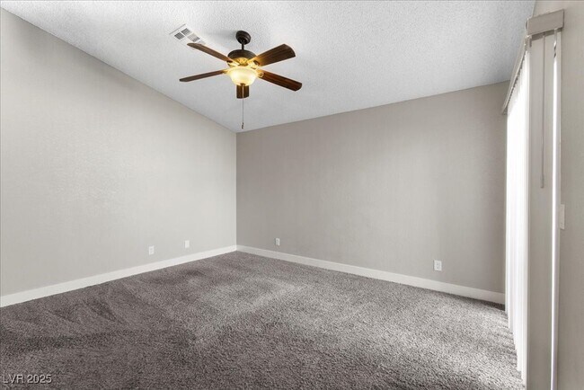 Building Photo - 720 Skipjack Dr