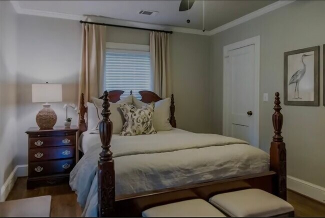 Building Photo - 100 Oakwood St NW