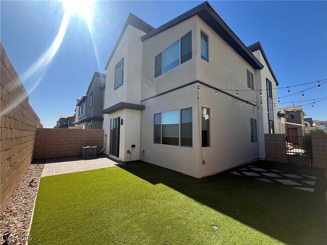 Building Photo - 9296 Desert Pearl Ave